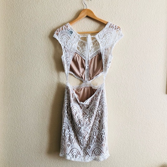 Hello Molly White Lace Cutout Open Back Dress Size L - Picture 3 of 6